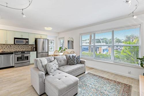 Hendricks and Venice Isles Apartment | Waterfront Apartment on Las Olas Blvd with Pool Access