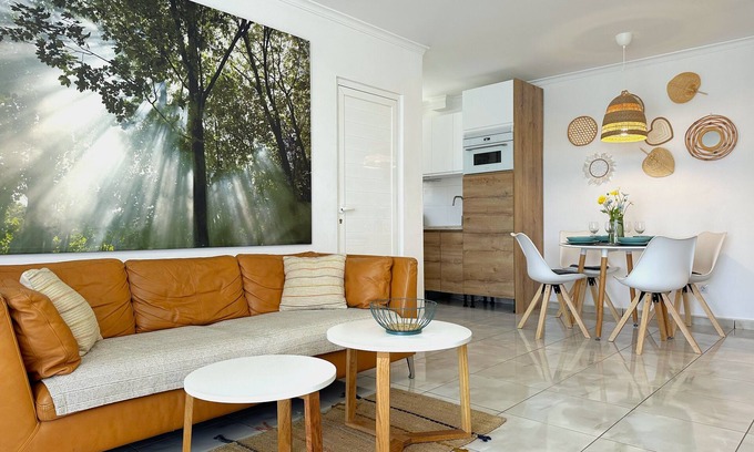 Playa del Ingles Apartment | Guest Rated 10/10: Las Olas DM Oceanfront Apartment