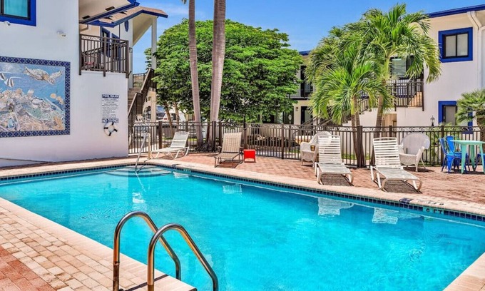 Nurmi Isles Apartment | Elegant Las Olas 2BR Apartment with Pool & Pet Friendly