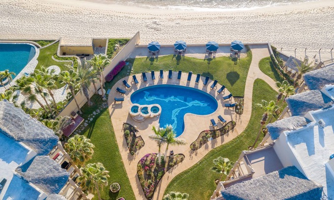 San Jose del Cabo Condo | Experience Oceanfront Bliss at Las Olas Surfer's Paradise
