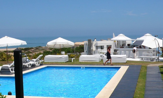 La Barra Hotel | Relaxing Retreat at Las Olas Resort: Ocean Views & Spa