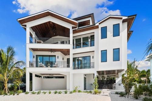 Siesta Key House | Relax at Las Palmas: 4-Star Family-Friendly Getaway