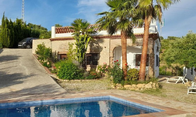 Algodonales House | Las Palmeras: Family-Friendly Oasis with Pool & Ocean Views