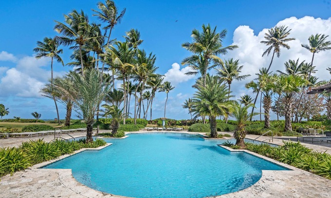 Herreras Condo | Experience Las Palmeras: Oceanfront 3 Bedrooms Villa Retreat