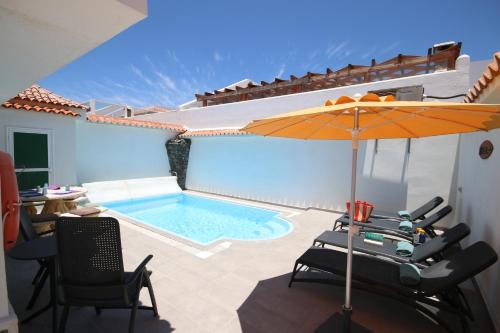 Arenas del Mar Villa | Stylish LAS ROSAS Villa with Private Heated Pool & Ocean View
