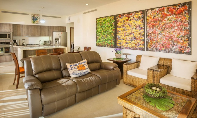 Rivas Apartment | Spacious Las Terrazas Suite with Breakfast Included