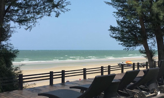 Khao Tao Apartment | Oceanfront Las Tortugas Apartment C101 with Pool & Breakfast