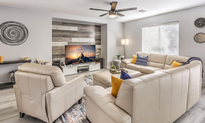 Spring Valley House | Immaculate 3 Bedroom House with Pet-Friendly Amenities