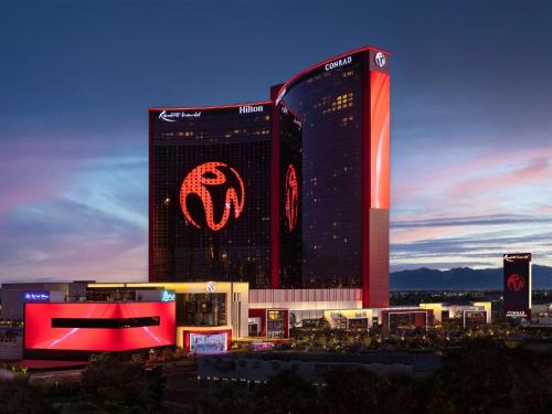 Las Vegas Resort | Indulgent Las Vegas Hilton At Resorts World - 5-Star Escape
