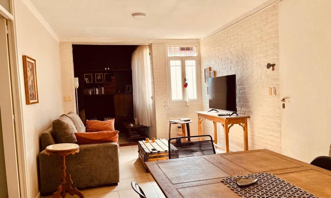Historic Center Apartment | Discover Las Flores de Francia: Your Mendoza Getaway!
