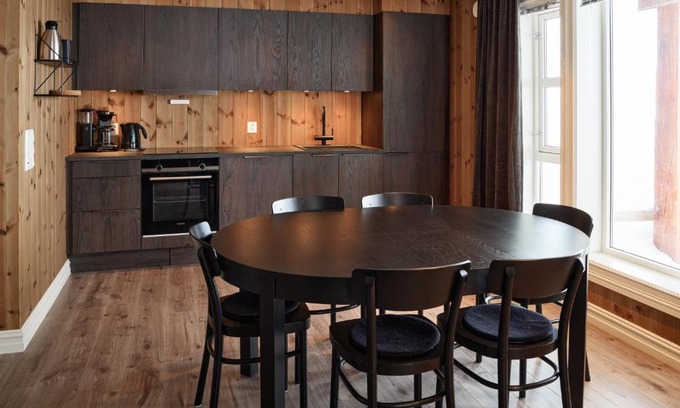 Sykkylven Apartment | Family-Friendly Lastølen with 2 Bedrooms for Your Getaway