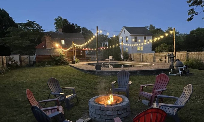 Stonington House | Historic Hotel by the Mystic River with Pool & Prime Amenities
