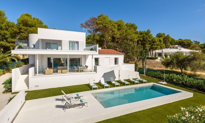 Sant Tomas Villa | Villa Lucia B17: Sea View Retreat with Pool and Spa