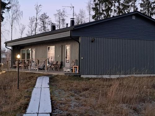 Vanhahovi Apartment | Relax at Lastun Paikat Päätalo: Pet-Friendly Retreat