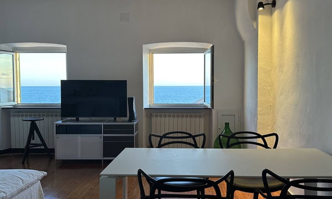 Nervi Apartment | Family-Friendly Retreat at Lattico sul Mare di Claudio e Maria