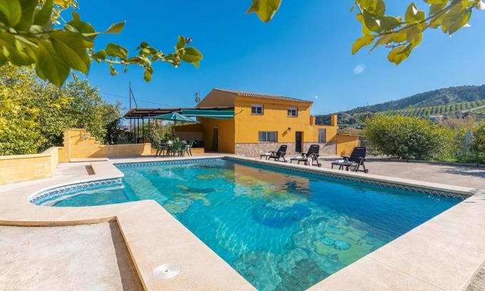 Alora House | Relax at Laufrana Álora with Private Pool & Family Comfort