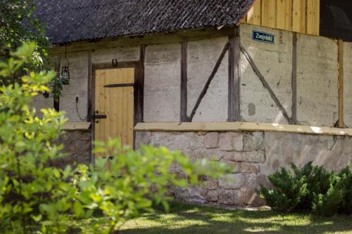Birzgale Cabin | Explore Lauku māja "Zvejnieki" - Family-Friendly Retreat