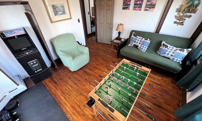 Plymouth Apartment | Embark on Your Adventure: Family-Friendly with Great Amenities