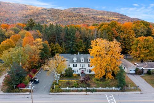 Lincoln Hotel | Experience Launchpoint Lodge - Rated 9.5/10 by Guests