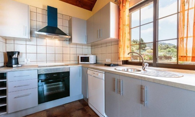 Puntagorda House | Inviting Stay at Laura House with Full Kitchen Amenities