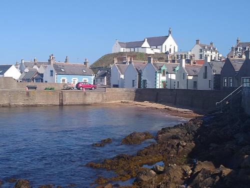 Buckie House | Laurel Bank, 2 Chapel Street