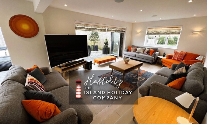 Sandown Ski Chalet | Unforgettable Family Retreat at Laurel Cottage, Isle of Wight