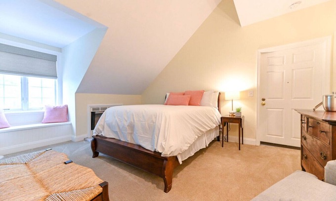 Edenton Bed & Breakfast | Inviting Granville Queen Inn: Family-Friendly Comfort Awaits