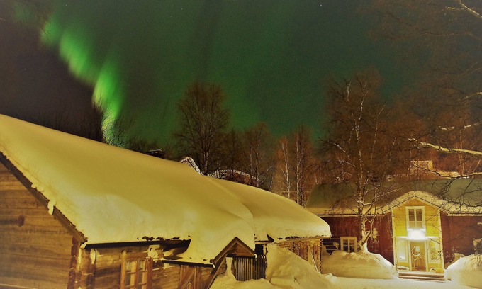Rovaniemi Apartment | Historic LAURI Log House Manor with Family-Friendly Perks