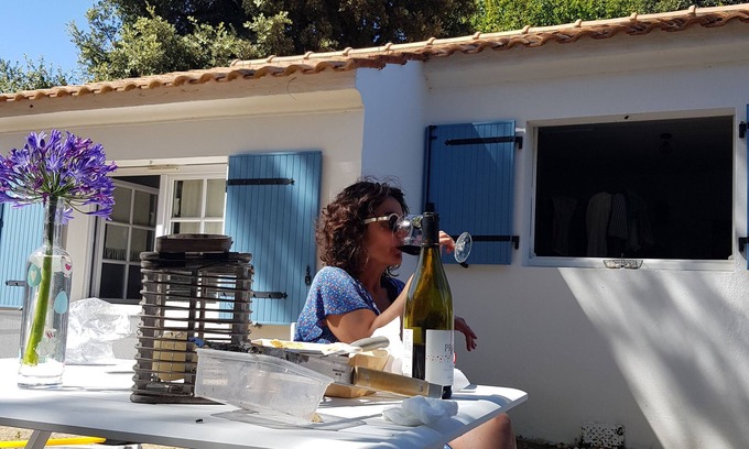 Noirmoutier-en-l'Ile House | Lauriers Rose: Pet-Friendly Getaway with Family Amenities