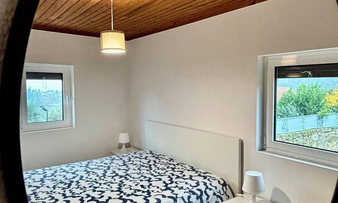 Arcos de Valdevez House | Laurinha House: Cozy Retreat with Spa & Pet-Friendly Perks