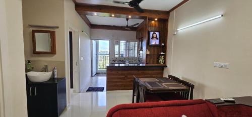 Thiruvananthapuram Apartment | Top Floor 2BHK Flat with Breakfast & Child-Friendly Amenities