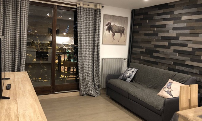 Les Deux Alpes Apartment | Experience Comfort at Lauvitel J2: Steps from the Slopes