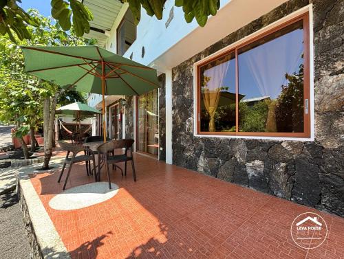 Bahia de la Academia House | Oceanfront Comfort at Lava House Hostal - Rated 9/10!