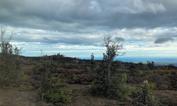 Ocean View House | Lava Land Off-grid Vintage Camper under the stars.