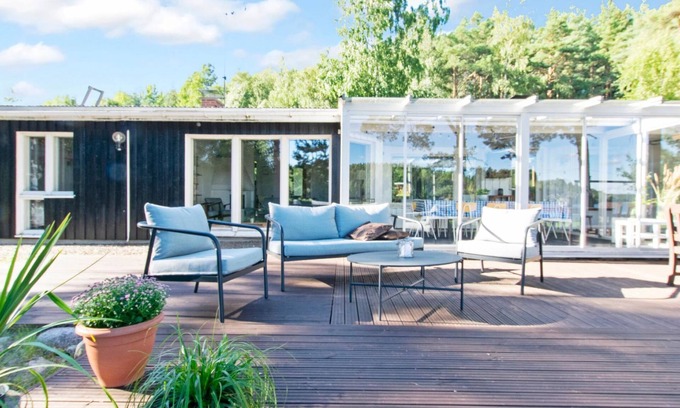 Hameenkyro House | Relaxing Retreat at Lavajärvi by Interhome with Spa & Lake View