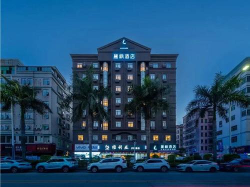 Shajing Hotel | Lavande Hotel Shenzhen International Convention and Exhibition Center Fuhai West Subway Station