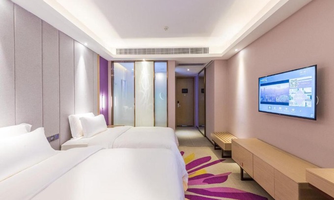 Baiyun Hotel | Lavande Hotels·Foshan Zhoucun Ligang Road Xunfenggang Metro Station