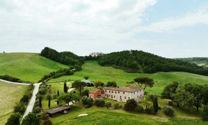 Torre A Castello House | Cozy Lavender-Chianti Studio with Garden & Parking Access