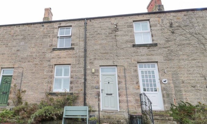 Glanton Cottage | Pet Friendly Lavender Cottage: Ideal Country Getaway