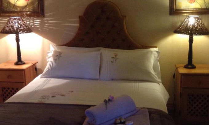 Prince Albert Apartment | Cozy Lavenders Cottage: Guest Rated 9/10 with Breakfast Included
