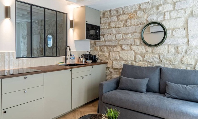 Saint-Victor Apartment | Relaxing Retreat: Lavie Maison with A/C & Spa Amenities