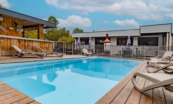 Le Teich Villa | Stunning Villas for 27 Guests with Spa and Pool Access