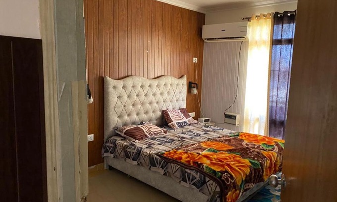 Mohali Apartment | Cozy 3BHK Flat with Wifi and Private Washroom