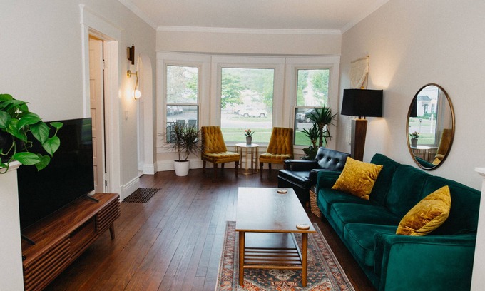 Stevensville House | Historic Lakeside Retreat in Downtown Stevensville