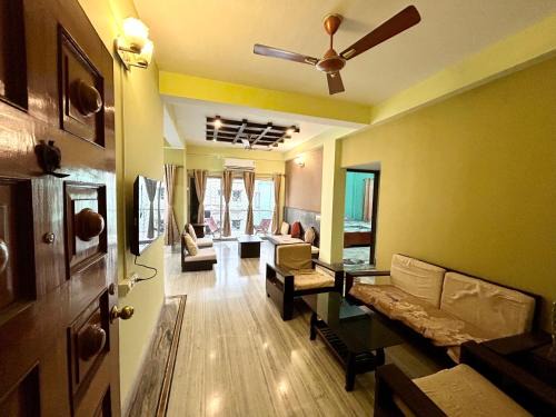 Kolkata Apartment | Elegant 3BHK Apartment with Breakfast in Kalikapur