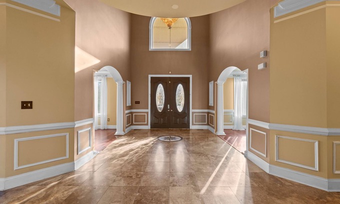 Croom Villa | Elegant Mansion Retreat near Washington DC with Pool & Breakfast