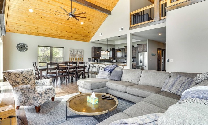 Lampe House | Pet-Friendly Getaway Steps from Table Rock Lake with Pool