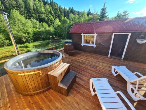 Cisna Hotel | Discover Lawendowy Staw: Pet-Friendly Haven with Ocean Views