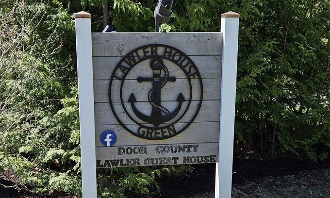 Fish Creek House | Lawler Guest House - Ideal Location in Fish Creek, Perfect Stay