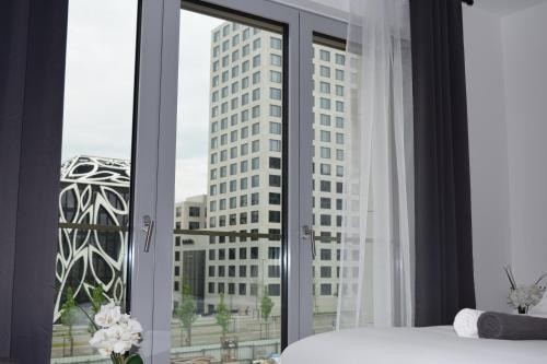 Gasperich Apartment | Explore LAWSON'S GOLD BELL STUDIO - Guest Rated 9.1/10!